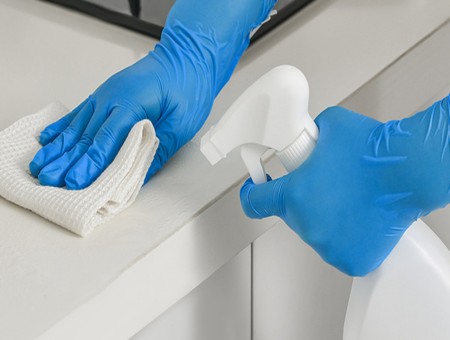 What Are Nitrile Gloves?