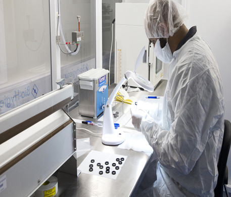 Antibacterial finishing in cleanroom workwear should be widely adopted after 2021